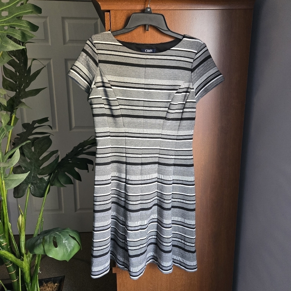 Chaps Black And White Pattern Striped Fit And Flare Short Sleeve Dress Medium